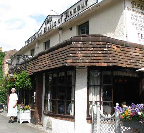 Lil Pix, High Tea 1, The Tea Parlor